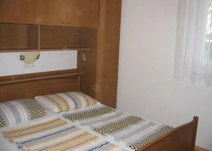 Apartmani Manuela Lopar
